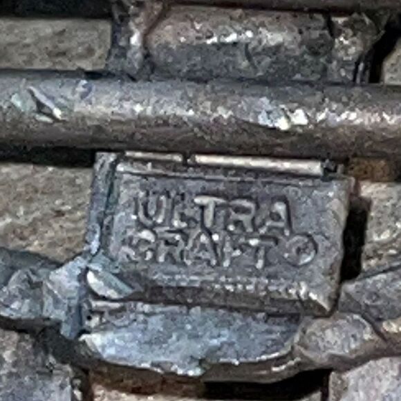 Ultra craft brooch woman’s large tractor farm life pewter look vintage signed - Picture 5 of 6